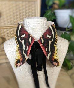 col papillon red moth amovible